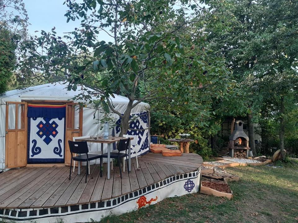 Jurta Az Erdo Mellett Dezsaval-Keresz-Tanya Hotel Pilisszentkereszt Exterior photo